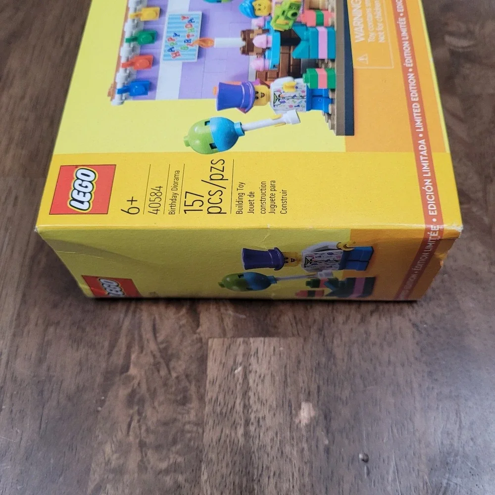 LEGO 40584 Birthday Diorama Building Toy 157 pcs NIB Sealed